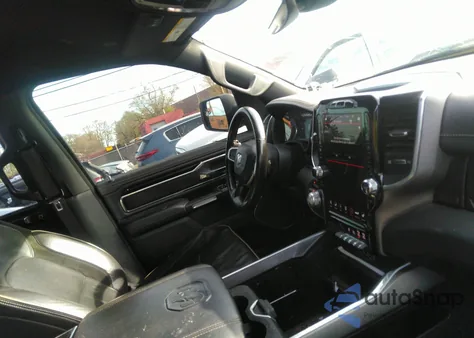 2021 Ram 1500 Laramie 4X4 5'7 Box из США, поврежденный, VIN 1C6SRFJT5MN621485